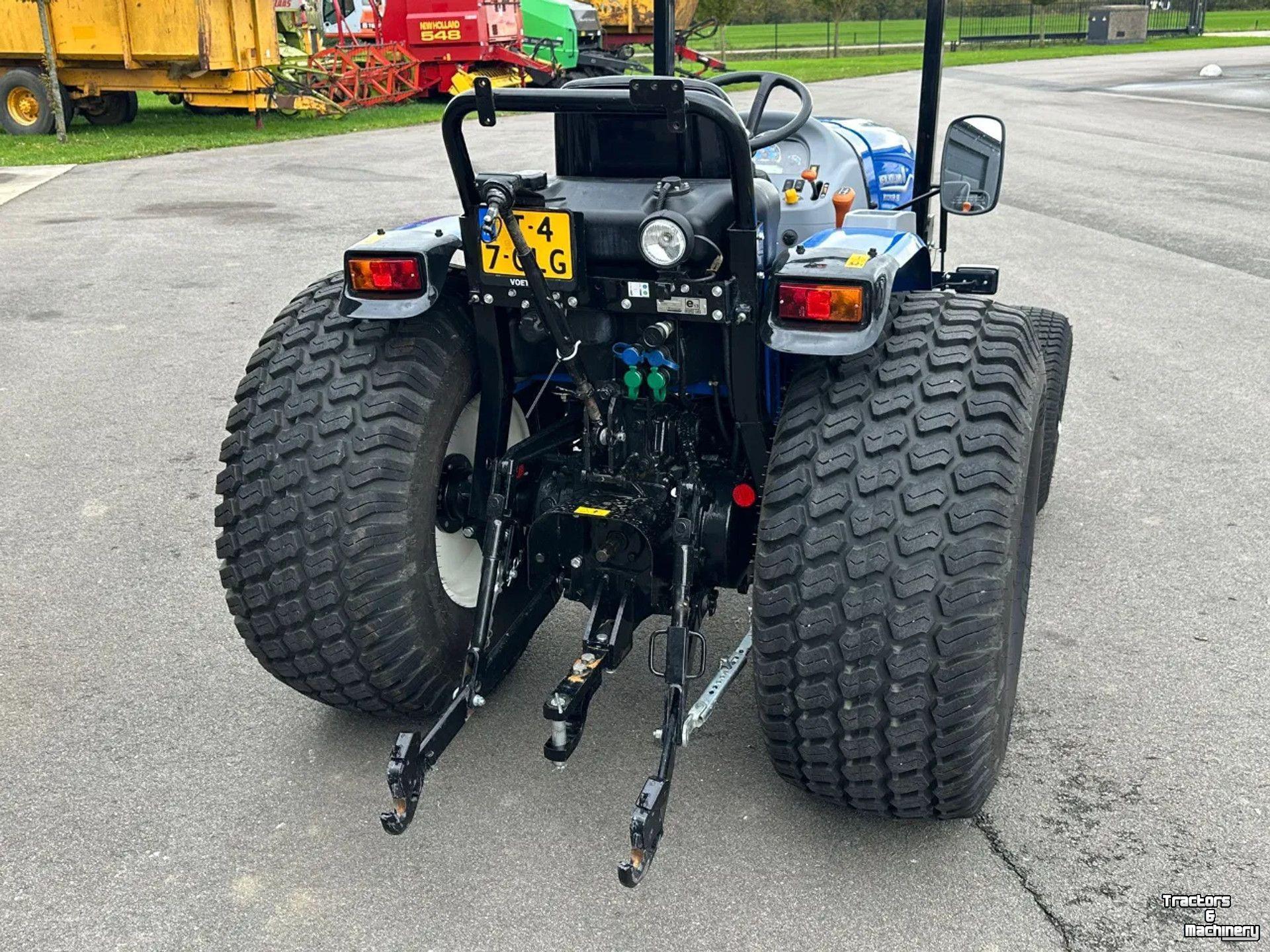 Smalspoor tractor New Holland Boomer 55