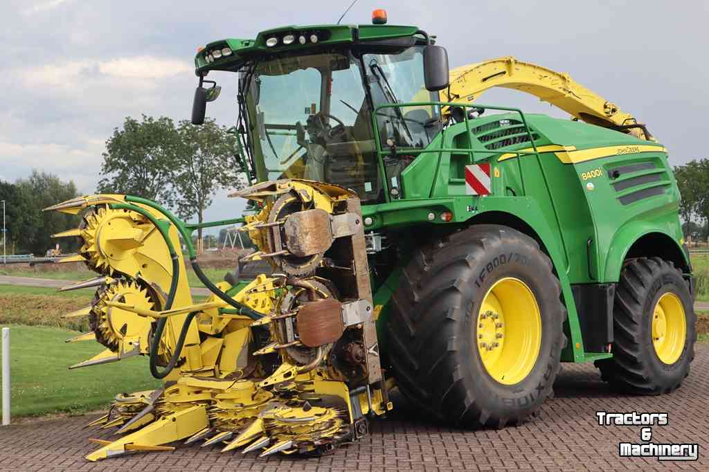 Veldhakselaar John Deere 8400