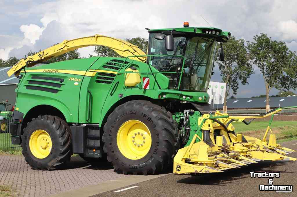 Veldhakselaar John Deere 8400