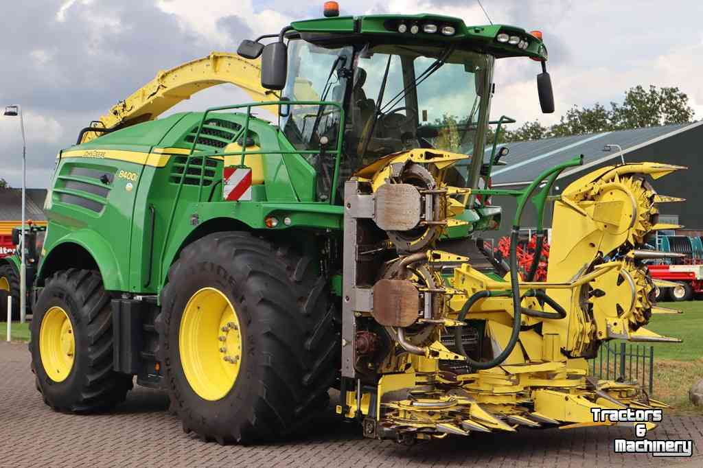 Veldhakselaar John Deere 8400