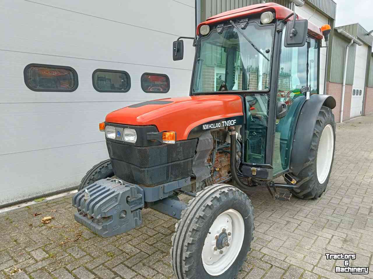 Smalspoor tractor New Holland tn90f