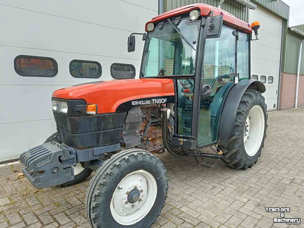 Smalspoor tractor New Holland tn90f