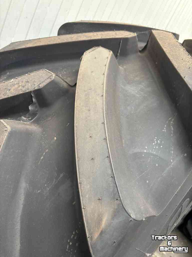 Wielen, Banden, Velgen & Afstandsringen Bridgestone 600/70R30  710/70R42