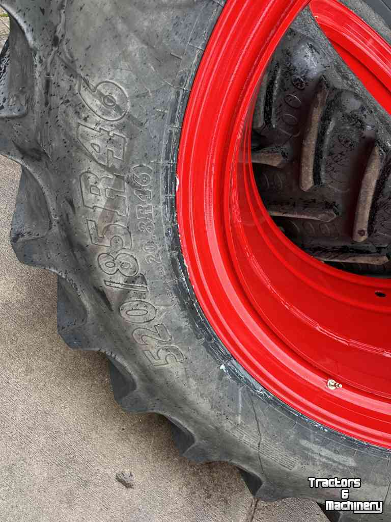 Wielen, Banden, Velgen & Afstandsringen  Dubbellucht 520/85R46  naast  710/70R42