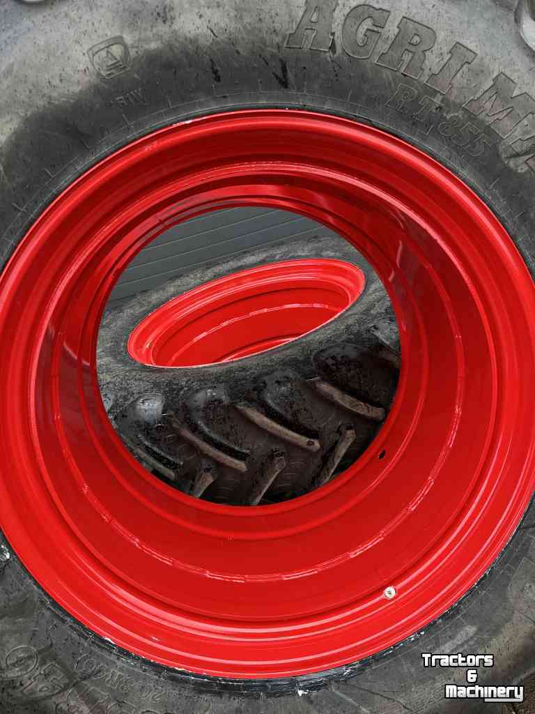 Wielen, Banden, Velgen & Afstandsringen  Dubbellucht 520/85R46  naast  710/70R42