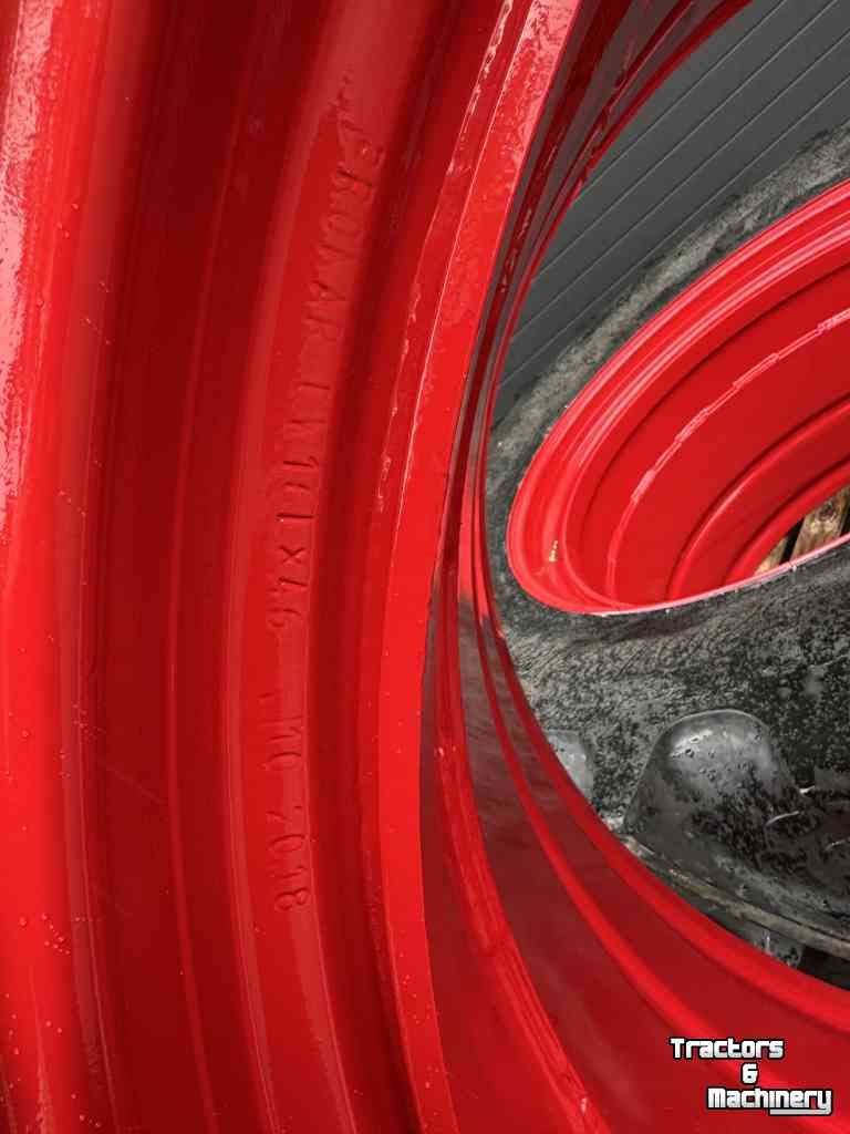 Wielen, Banden, Velgen & Afstandsringen  Dubbellucht 520/85R46  naast  710/70R42