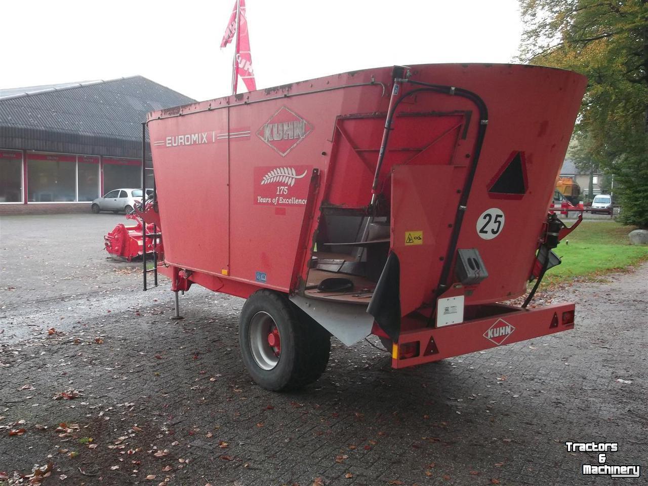 Voermengwagen Vertikaal Kuhn Euromix 16-70