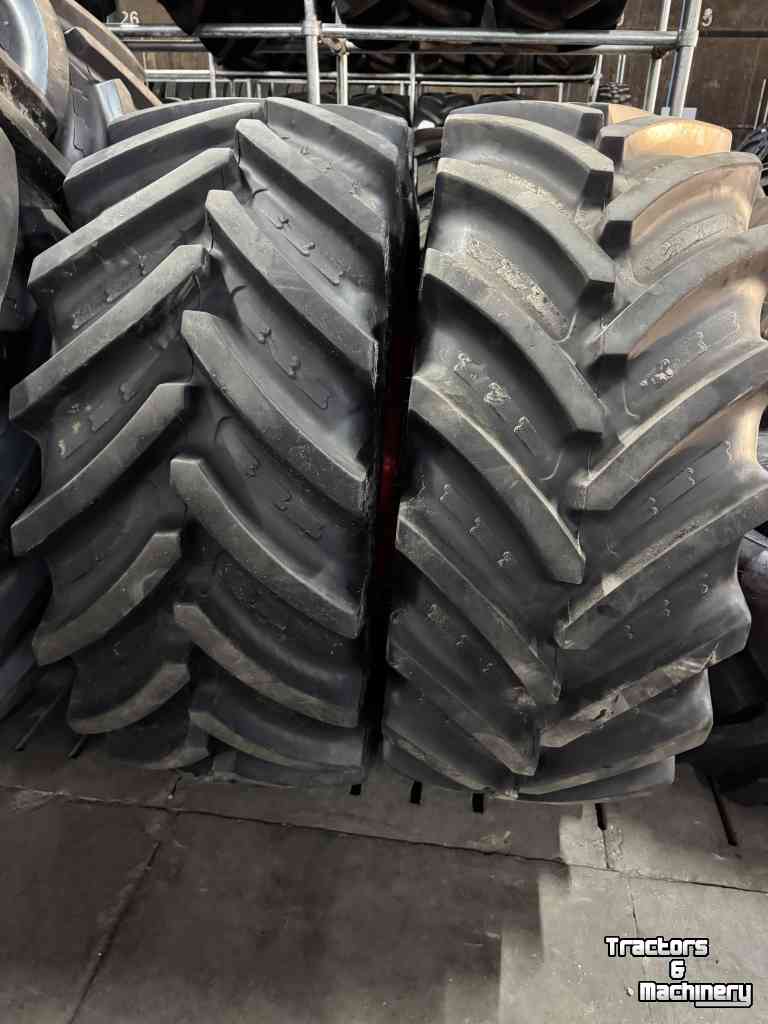 Wielen, Banden, Velgen & Afstandsringen BKT Set VF 650/65R42 BKT met VF 540/65R30  op velg
