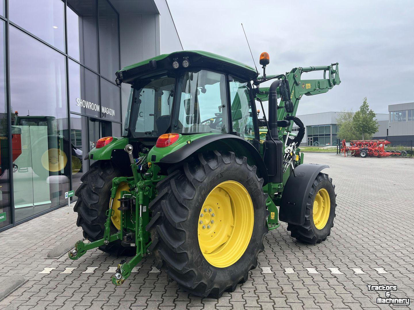 Tractor / Trekker John Deere 5100M