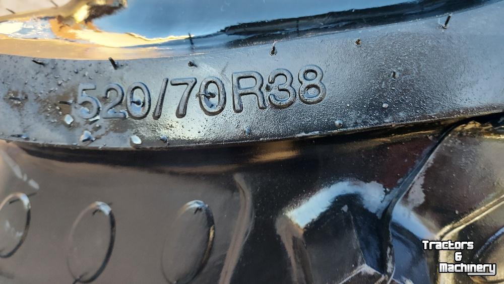 Wielen, Banden, Velgen & Afstandsringen BKT 520/70R38