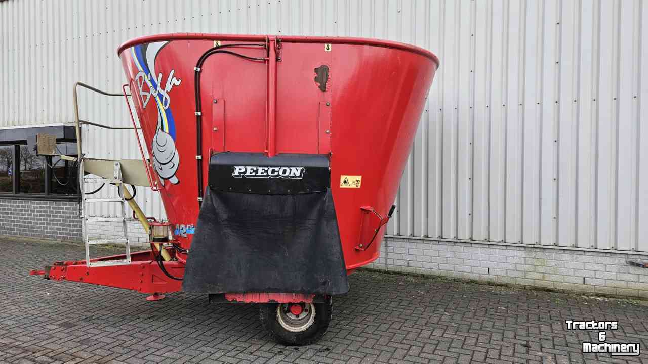 Voermengwagen Vertikaal Peecon VM120