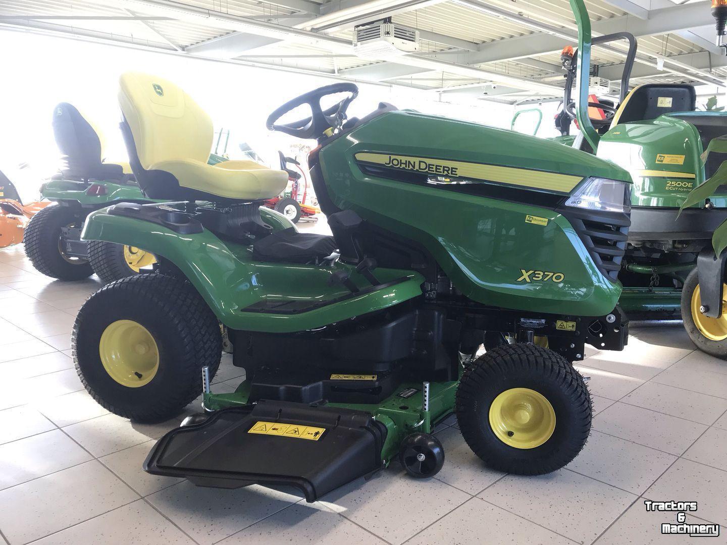 Zitmaaier John Deere X370