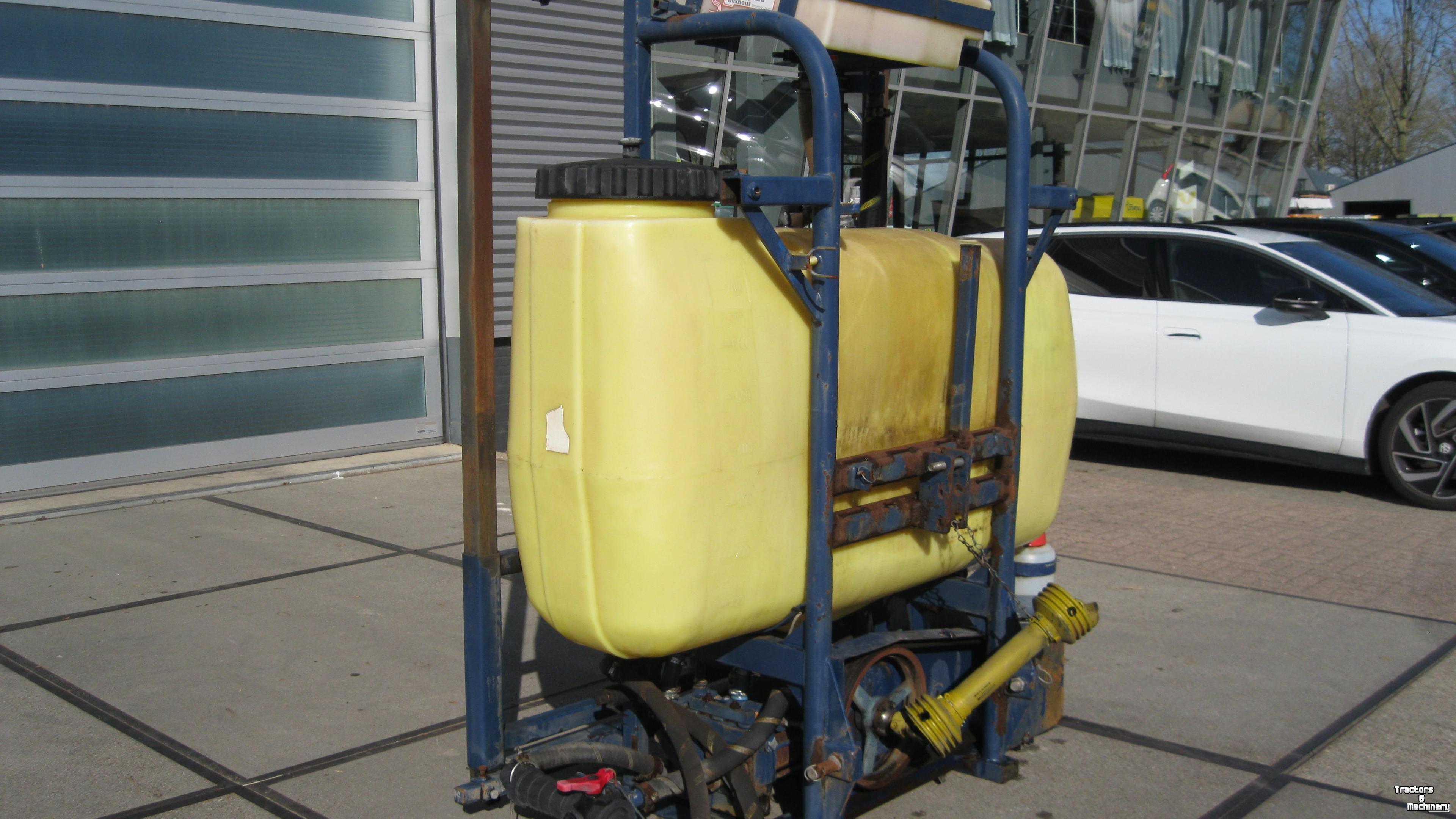 Veldspuit Hoegen Dijkhof 800 liter tank met frame