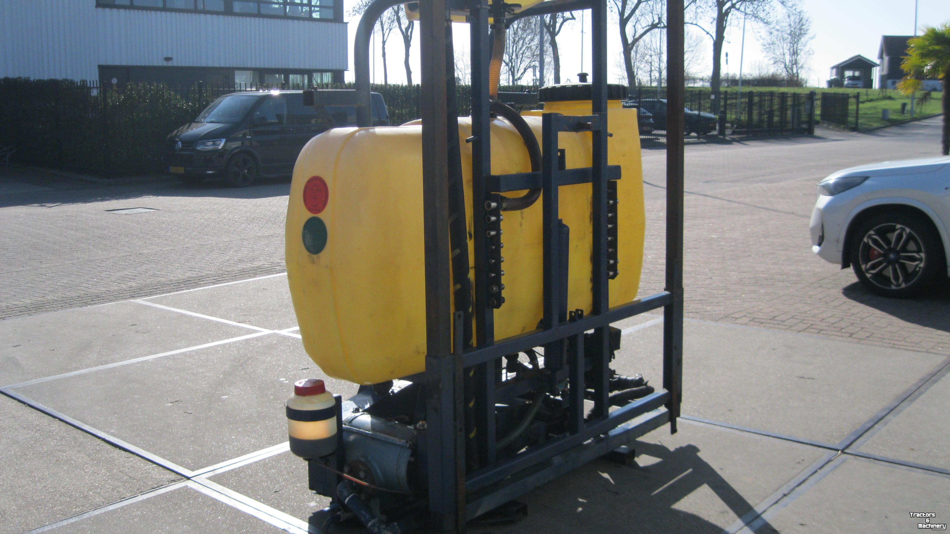 Veldspuit Hoegen Dijkhof 800 liter tank met frame