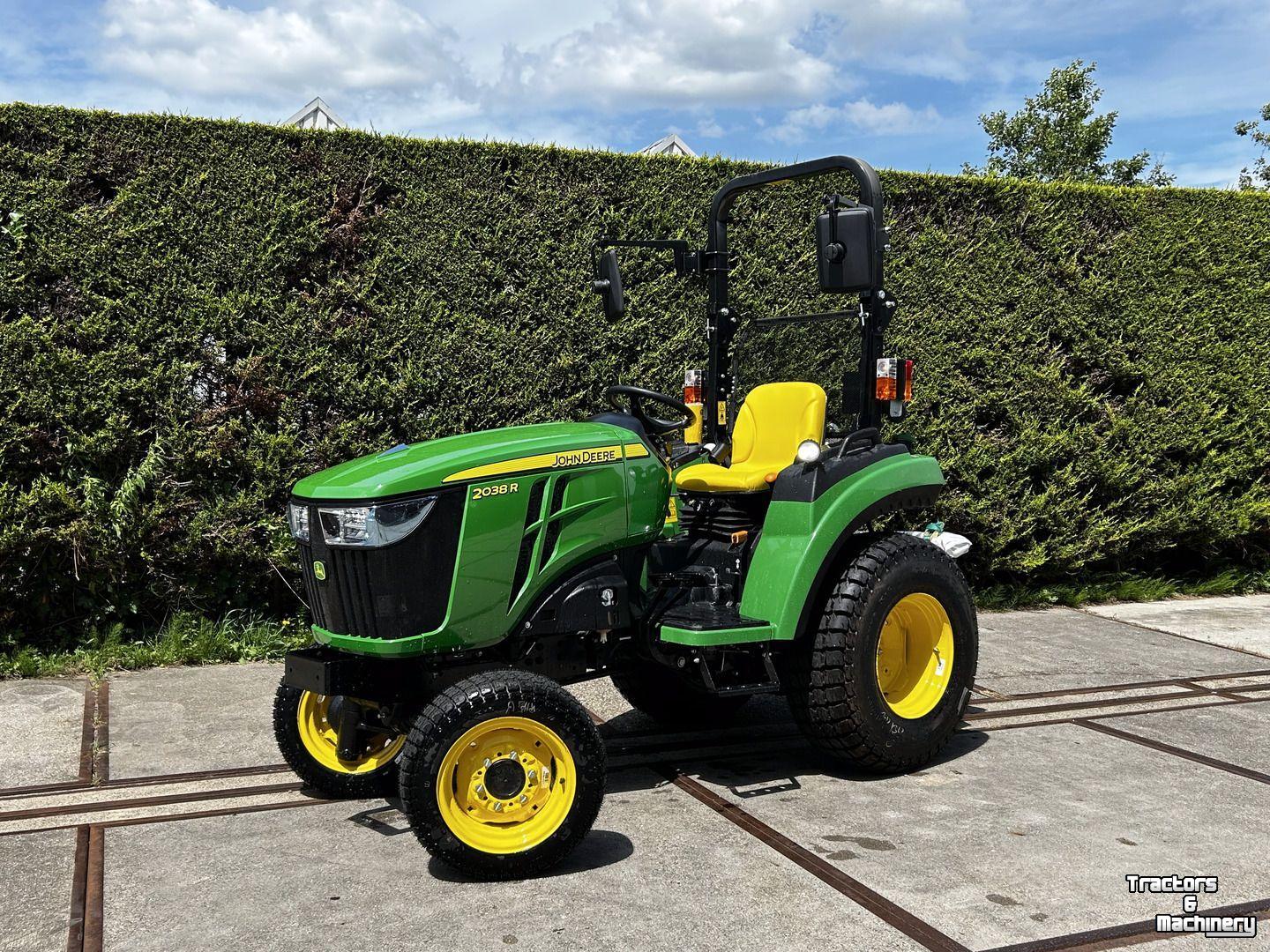 Smalspoor tractor John Deere 2032R