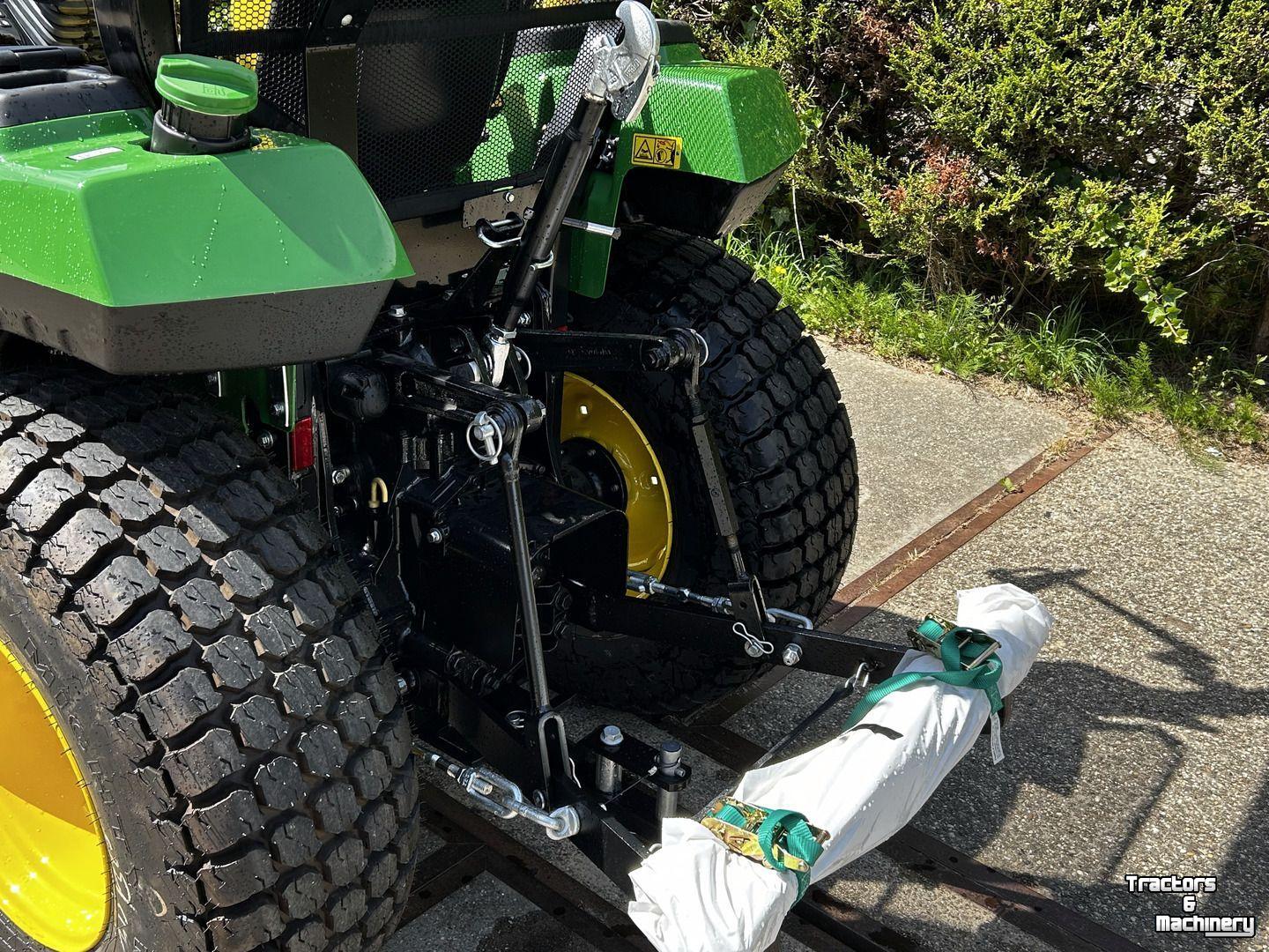 Smalspoor tractor John Deere 2032R