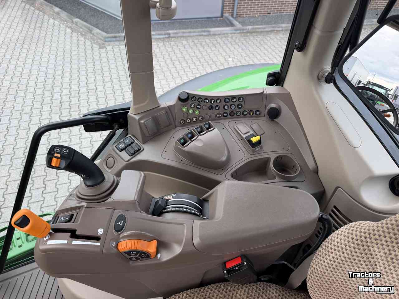 Tractor / Trekker John Deere 6M200 AP 50KM 2025 795 UUR AUTOTRAC-READY + G5-DISPLAY DEMO!!!