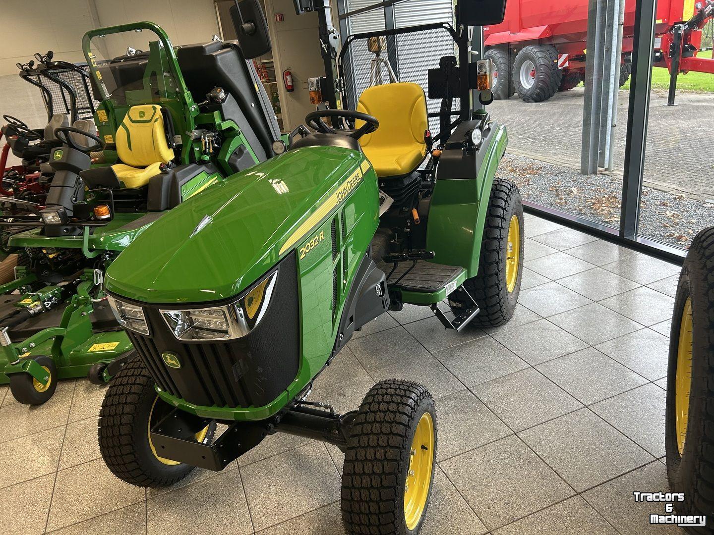 Smalspoor tractor John Deere 2032R