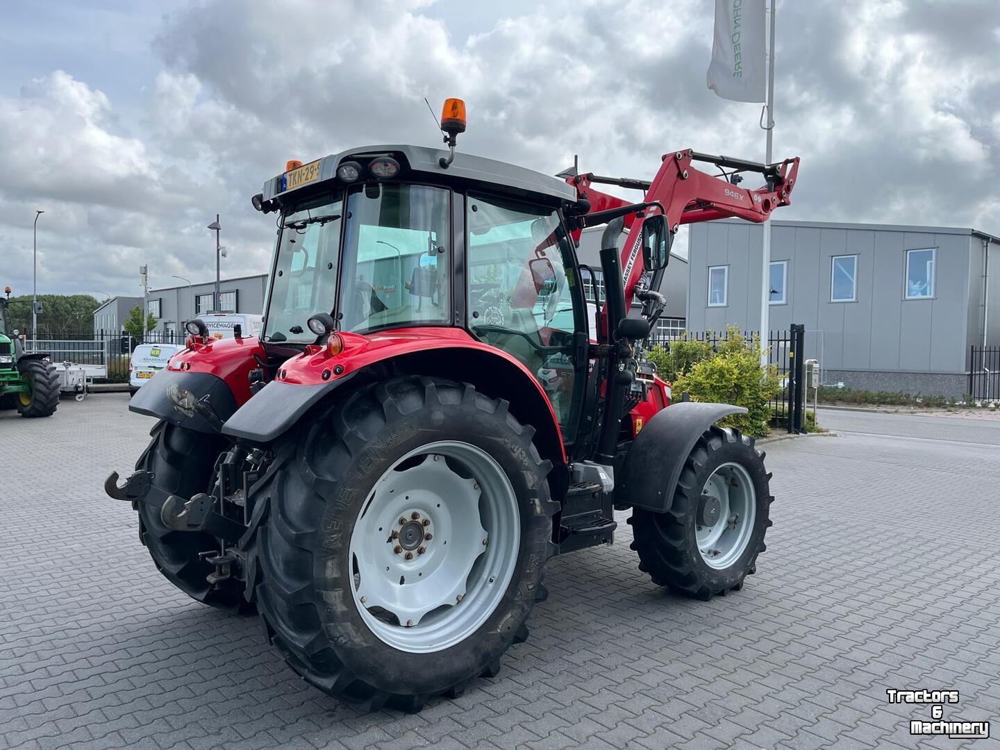 Tractor / Trekker Massey Ferguson 5712SL Dyna 4 trekker