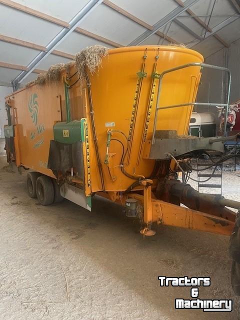 Voermengwagen Vertikaal Airmix 25.5 Mammoet