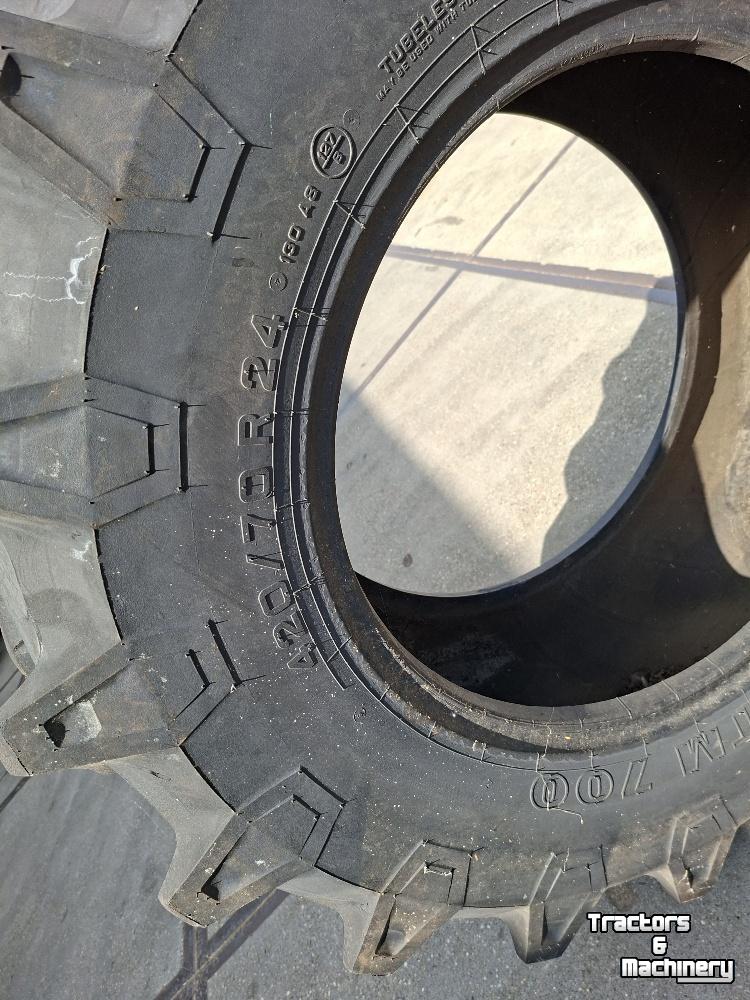 Wielen, Banden, Velgen & Afstandsringen Pirelli 420/70R24