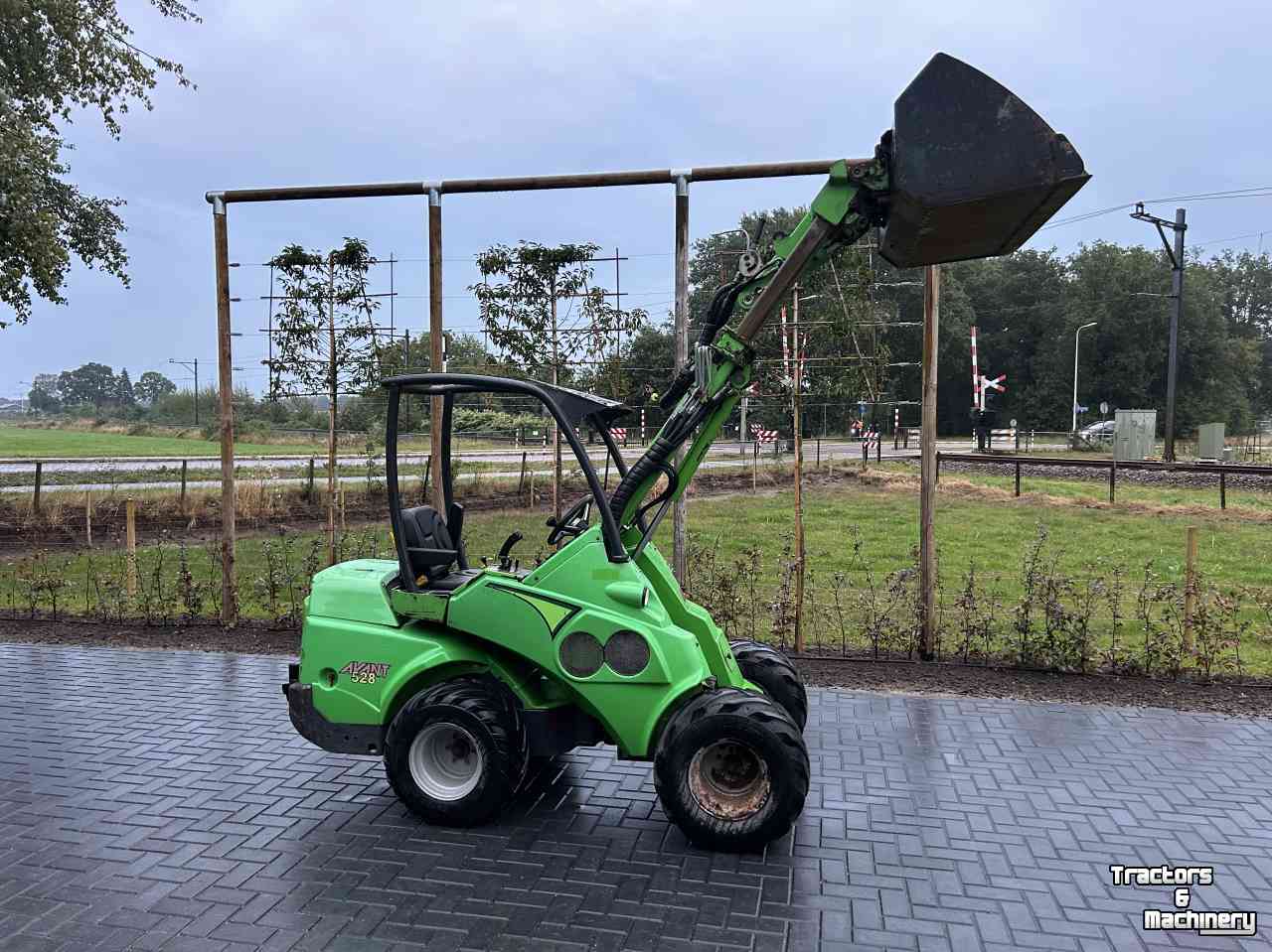 Shovel / Wiellader / Kniklader Avant 528