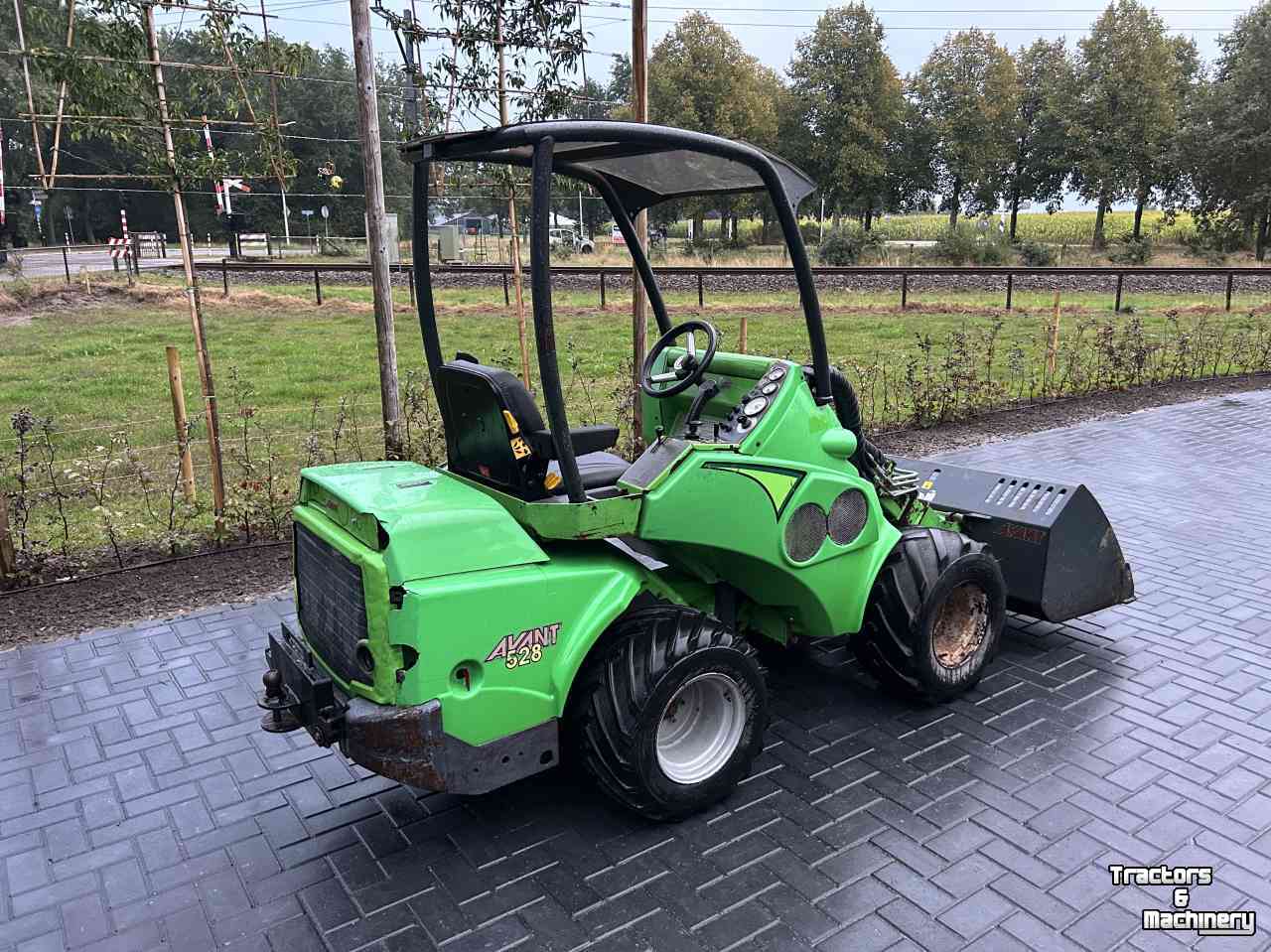 Shovel / Wiellader / Kniklader Avant 528