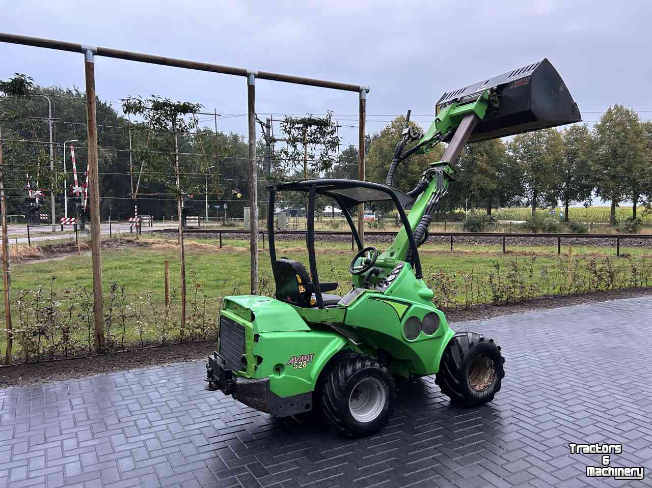 Shovel / Wiellader / Kniklader Avant 528
