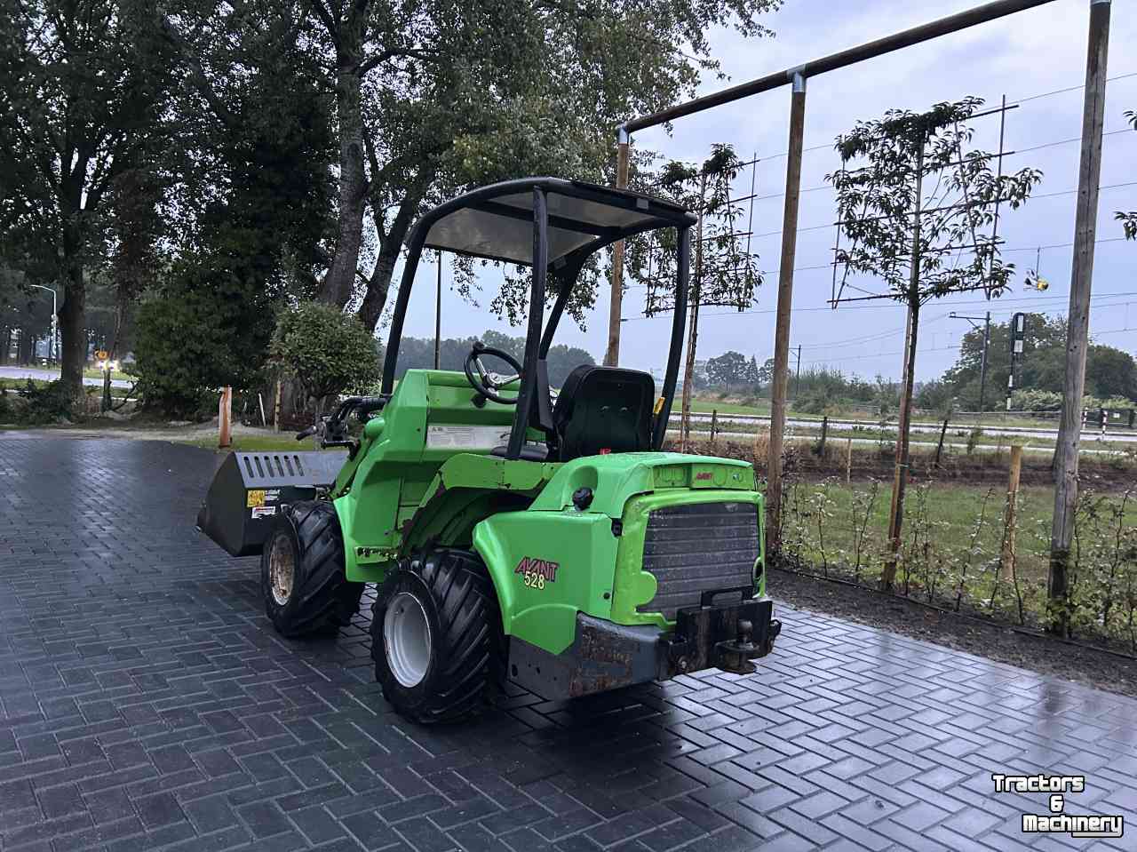 Shovel / Wiellader / Kniklader Avant 528