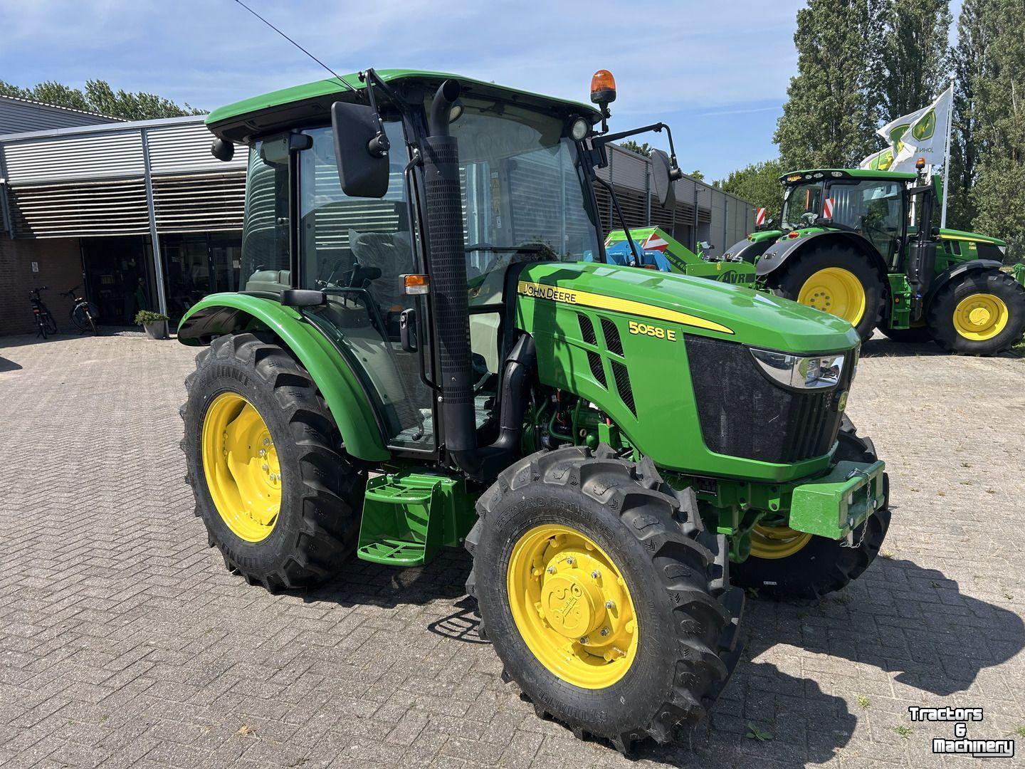 Tractor / Trekker John Deere 5058E
