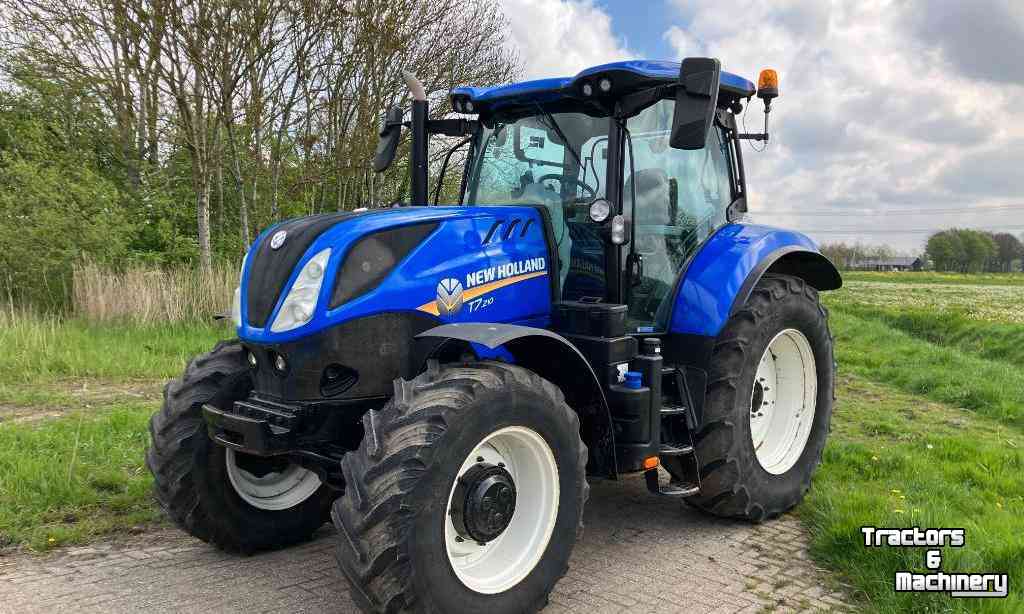 Traktoren New Holland T 7.210 PC
