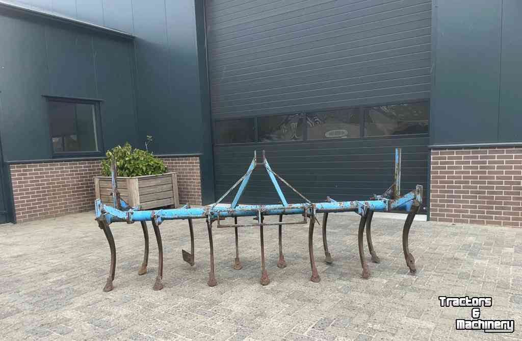 Cultivator Lemken 13 tands vaste tand cultivator woeler met drukrol