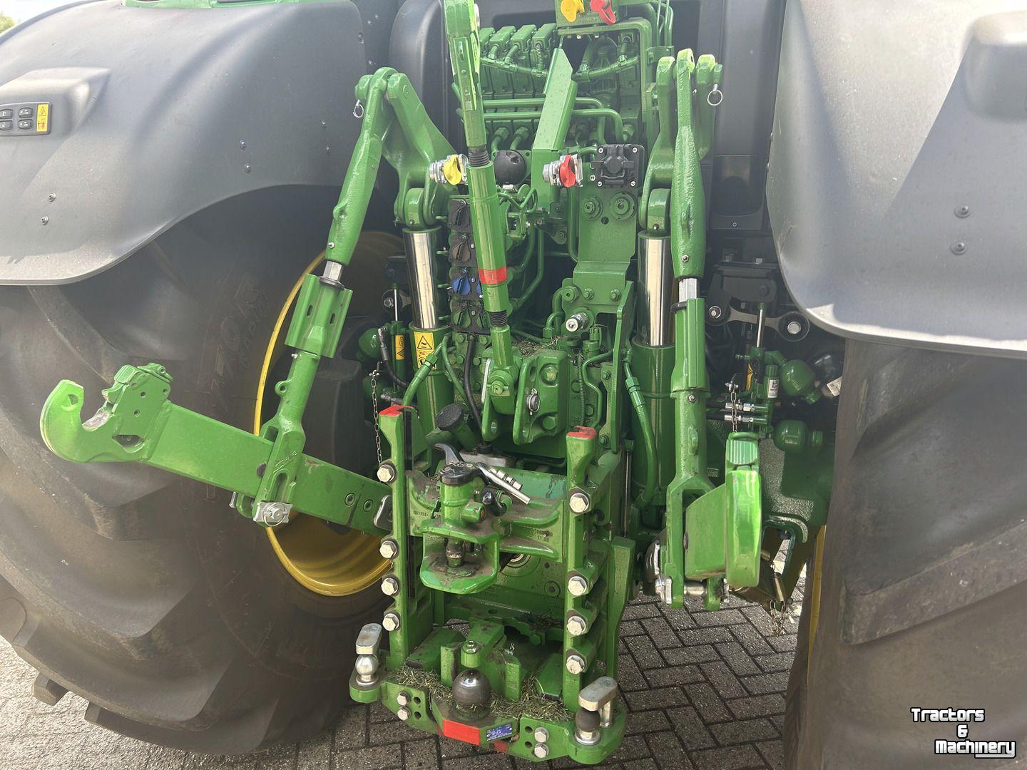 Tractor / Trekker John Deere 6R 215