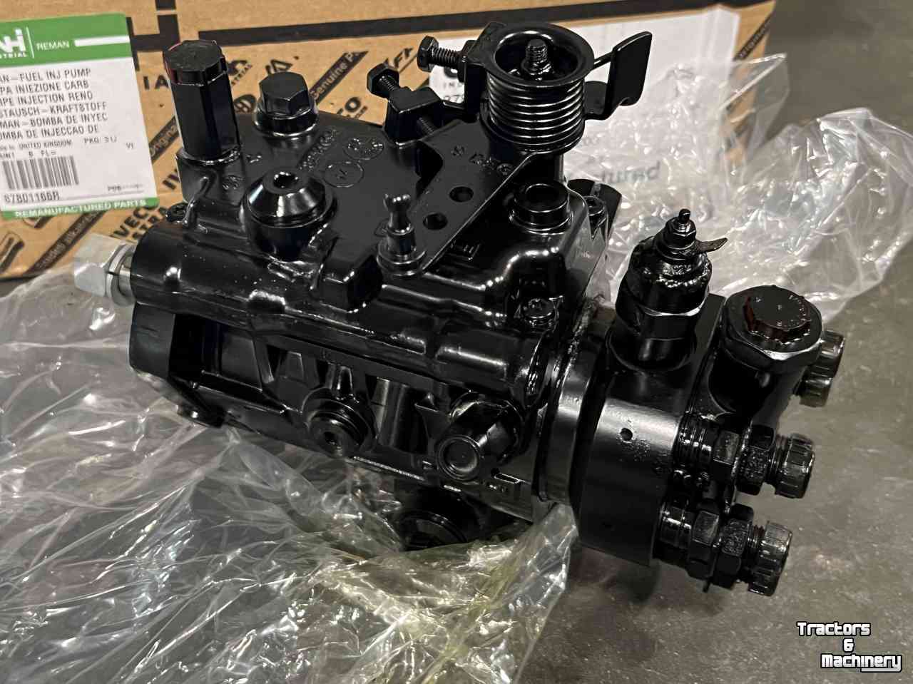 Tractor / Trekker New Holland Brandstofpomp NEWH TB 120 Parts nr:87801166R