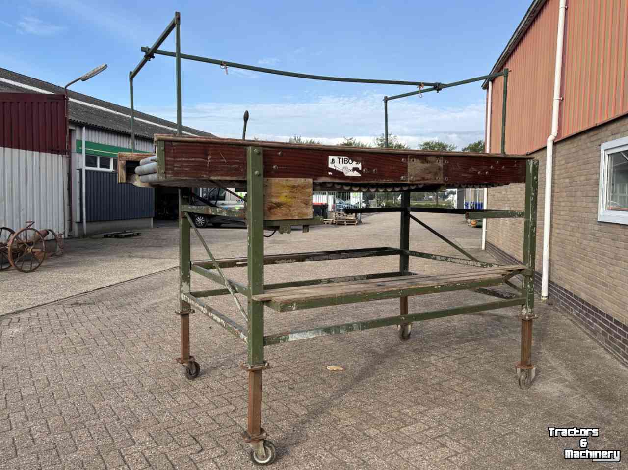 Lees-tafel / Lees-unit  Tibo Blokker, rollenleestafel, leestafel, leesunit