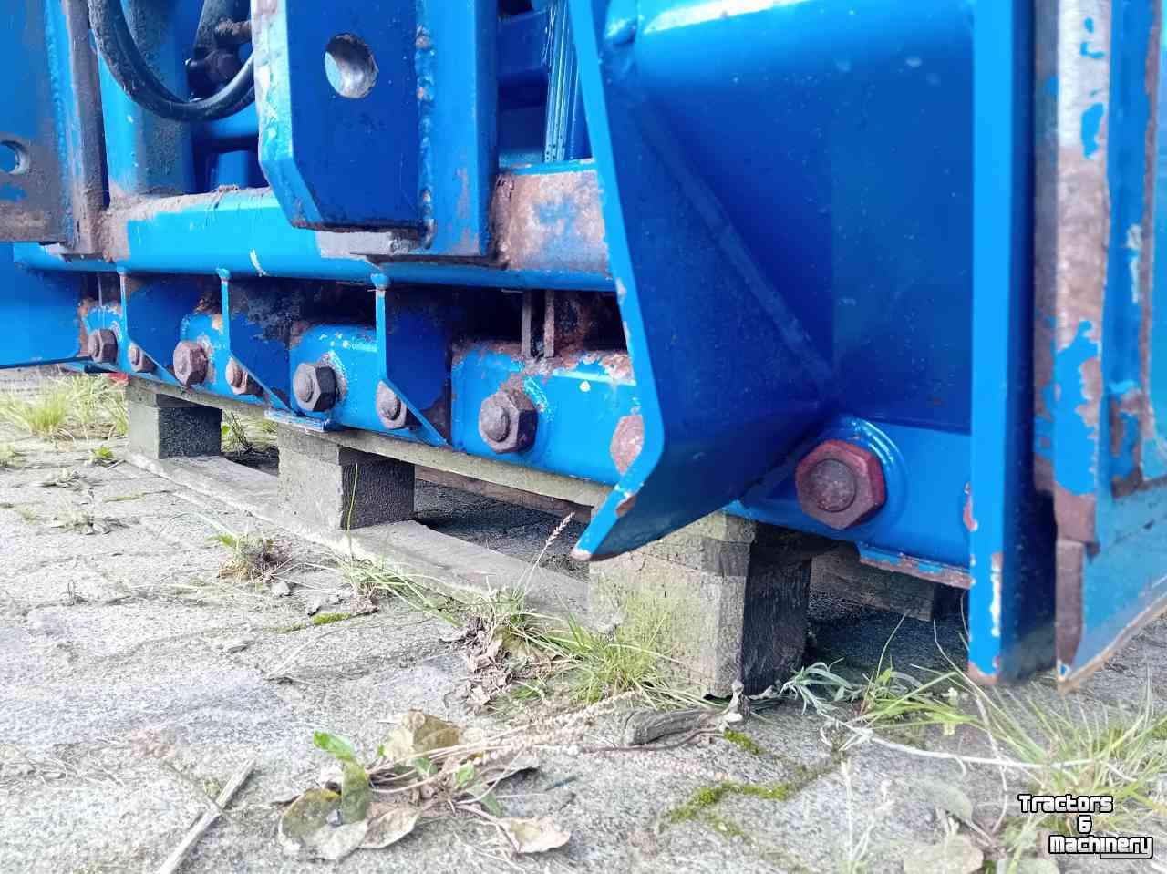 Kuilhapper AP NP 1600 HA-IB Kuilhapper met afschuiver en inzetbak