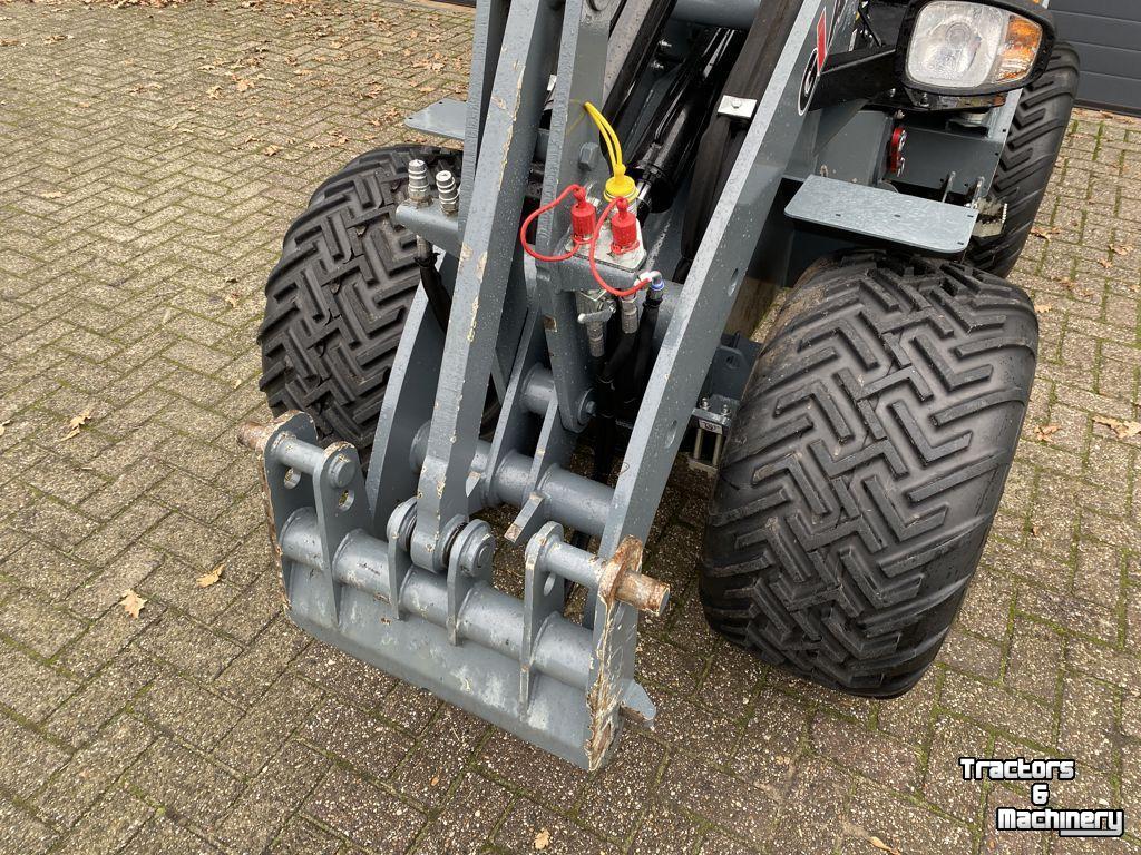 Shovel / Wiellader / Kniklader Giant G2500 HD DEMO