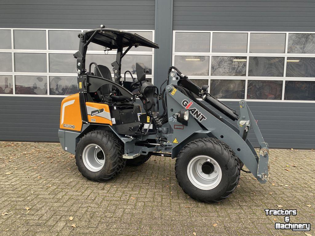 Shovel / Wiellader / Kniklader Giant G2500 HD DEMO