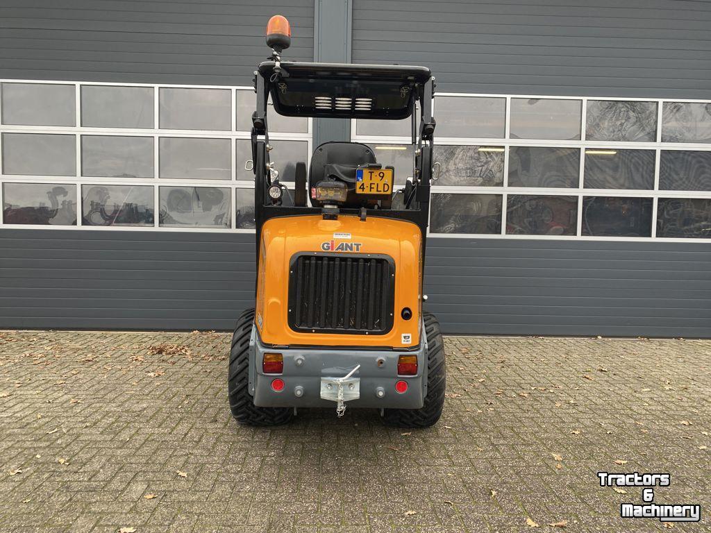 Shovel / Wiellader / Kniklader Giant G2500 HD DEMO