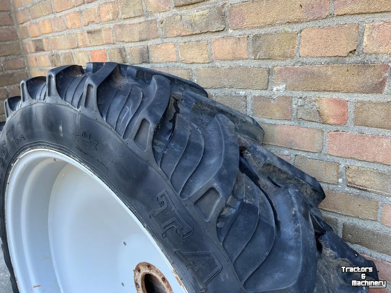 Wielen, Banden, Velgen & Afstandsringen Taurus 270/95R46