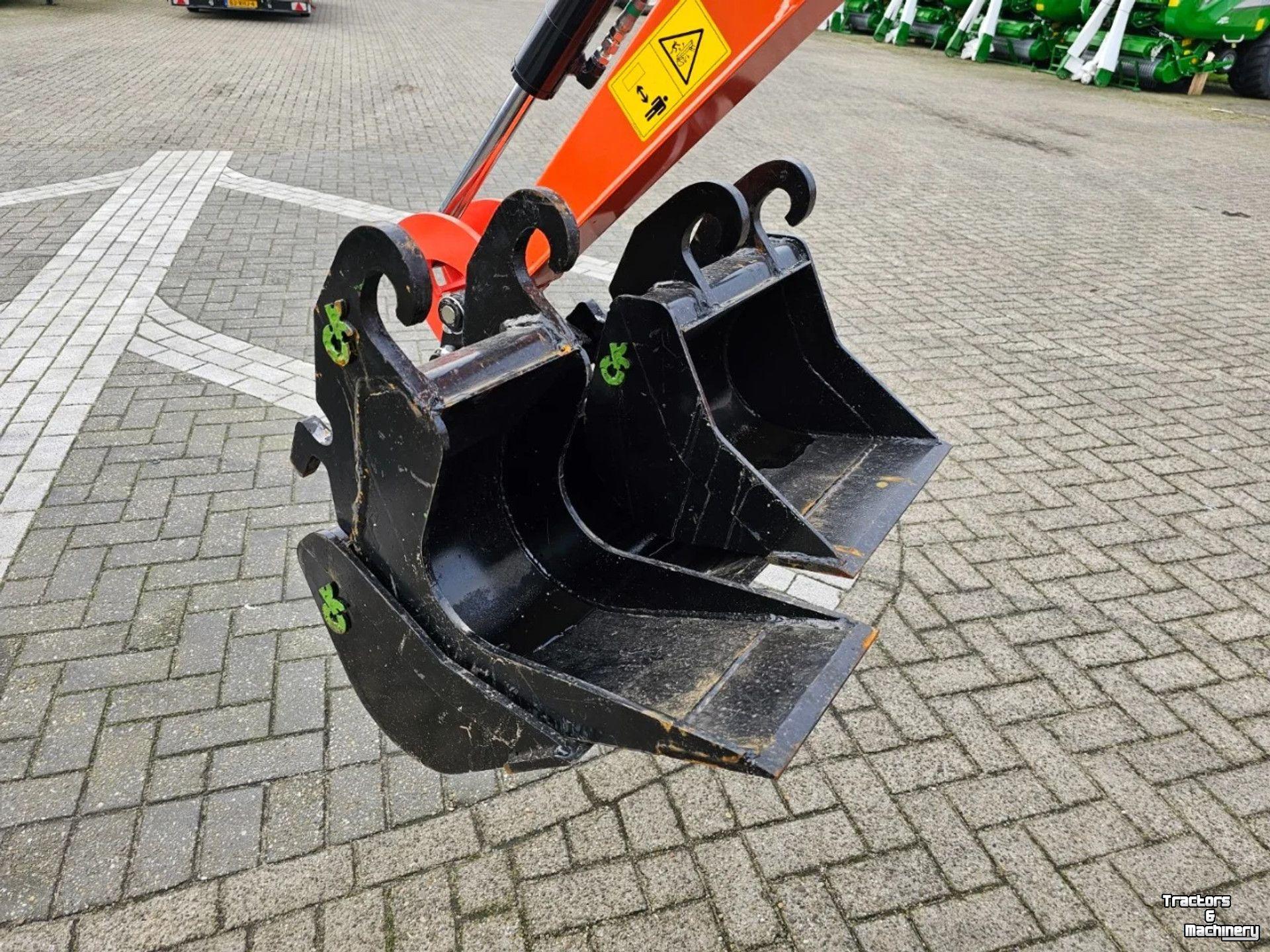 Mini-graver / Mini-graafmachine Kubota U10-5