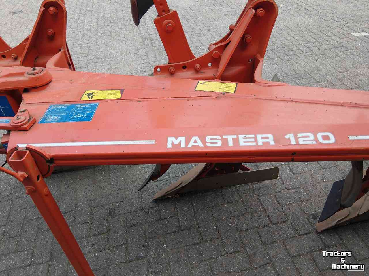 Ploegen Kuhn Master 120 4 schaar ploeg