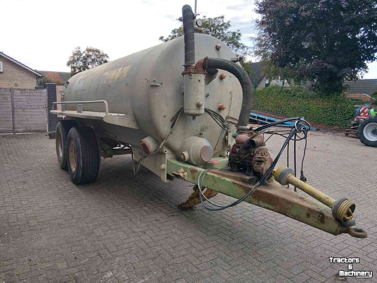 Mesttank Bazzoli LT 12000 Mesttank / Watertank