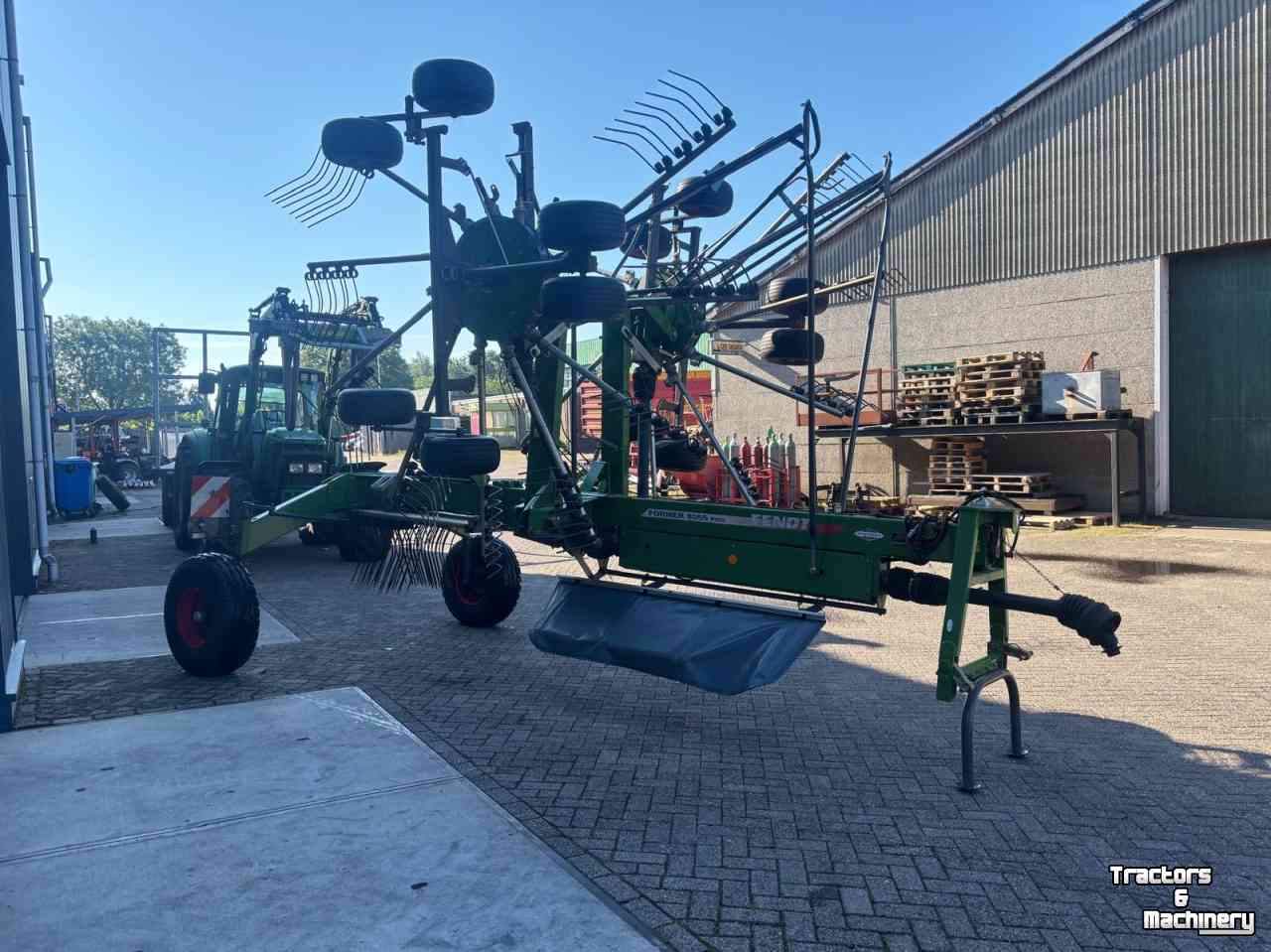 Rugger / Hark / Zwadhark Fendt FORMER 8055 PRO