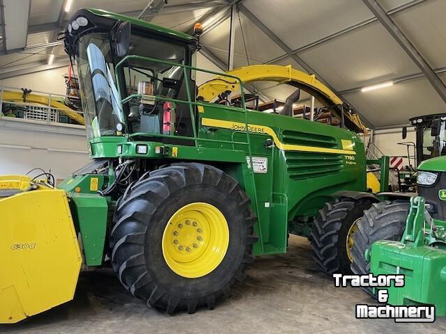 Veldhakselaar John Deere 7780