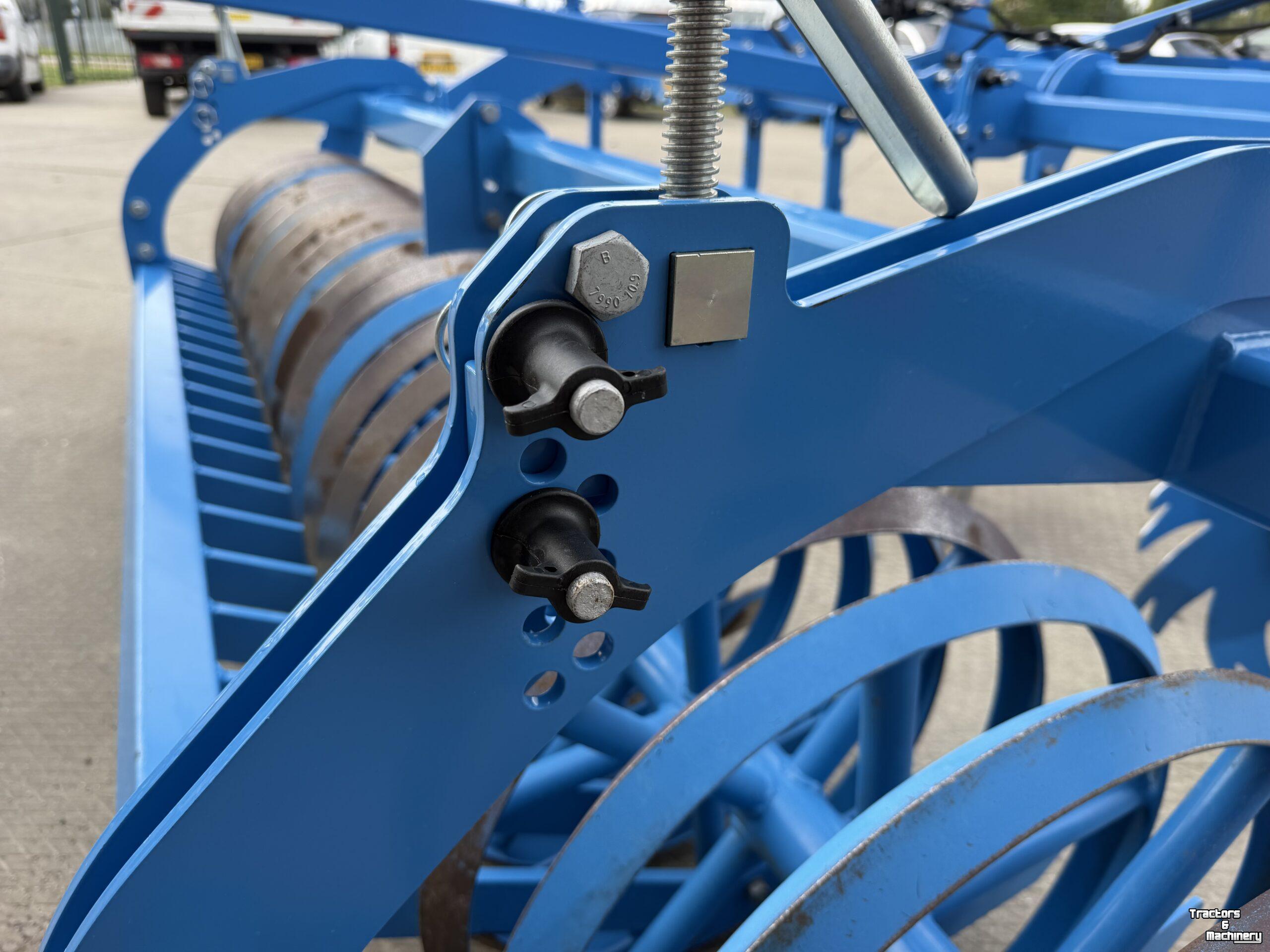 Cultivator Lemken Karat 10/300