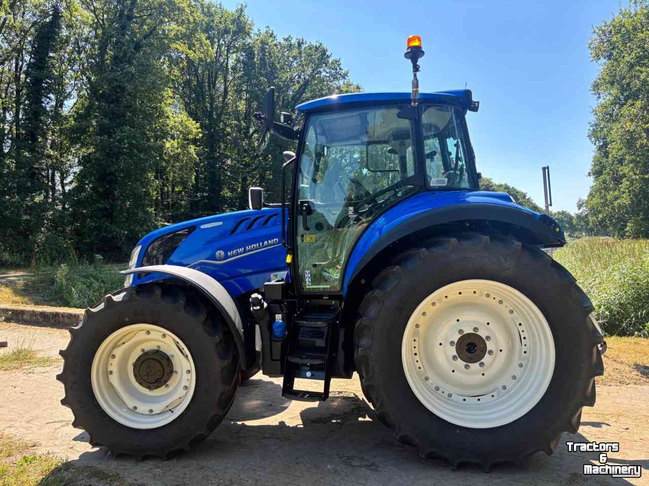 Tractor / Trekker New Holland T5 120 EC