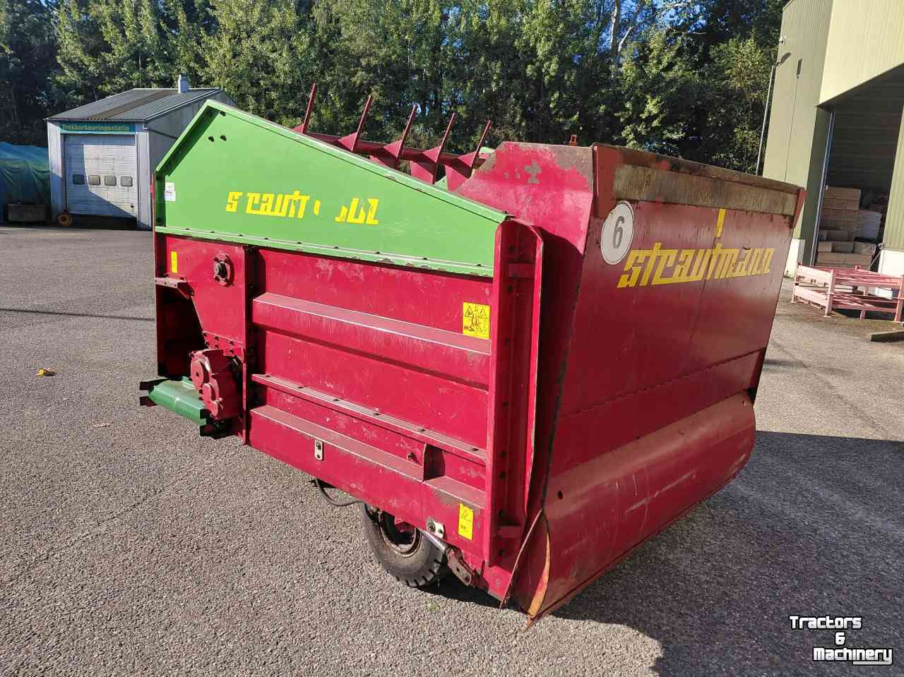 Blokkendoseerwagen Strautmann BVW blokkenwagen