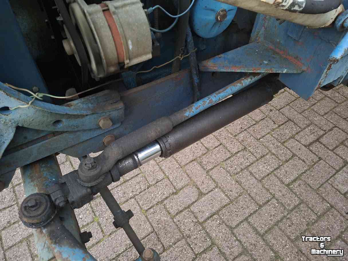 Oldtimers Ford 4000 met voorlader