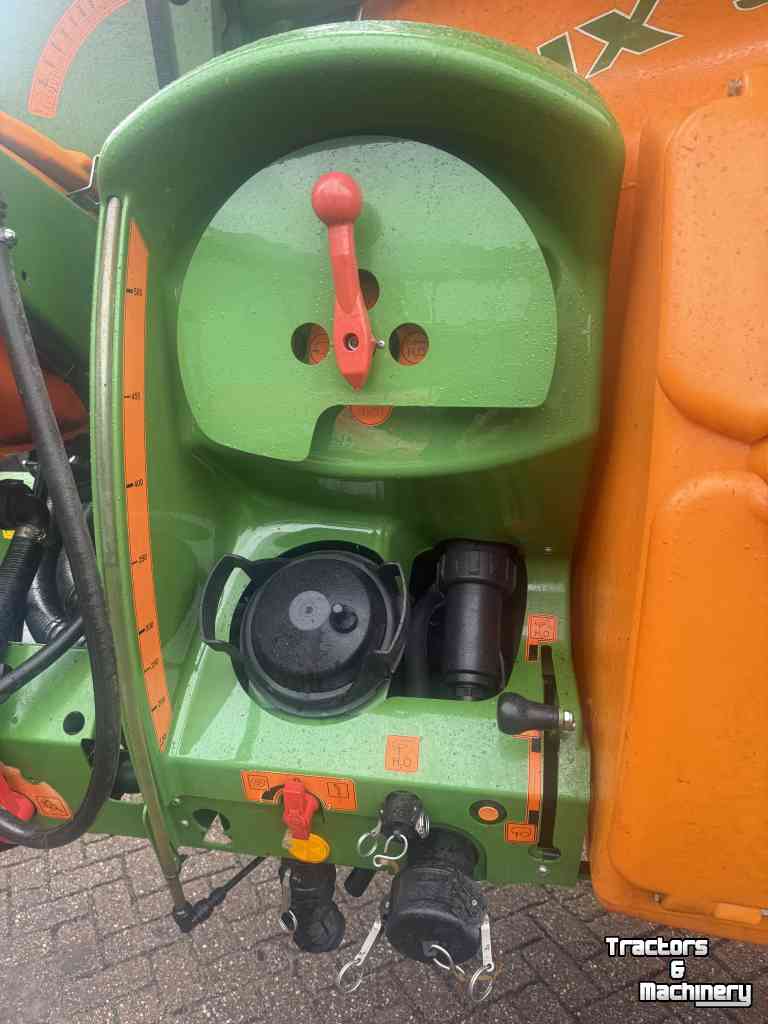 Veldspuit Amazone Ux5200